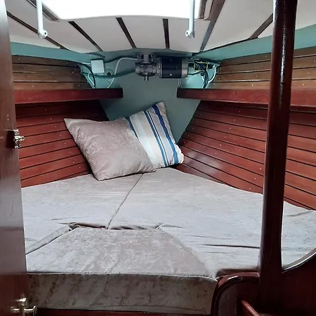 Magic Yacht Experience Elegance Inside And Out Πλωτό κατάλυμα Vilanova i la Geltrú