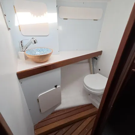 Magic Yacht Experience Elegance Inside And Out * Vilanova i la Geltrú