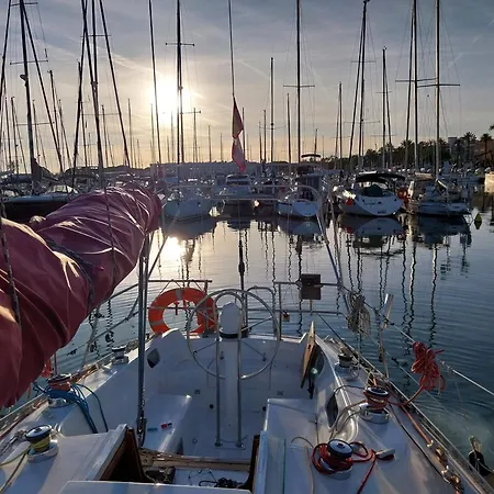 Πλωτό κατάλυμα Magic Yacht Experience Elegance Inside And Out