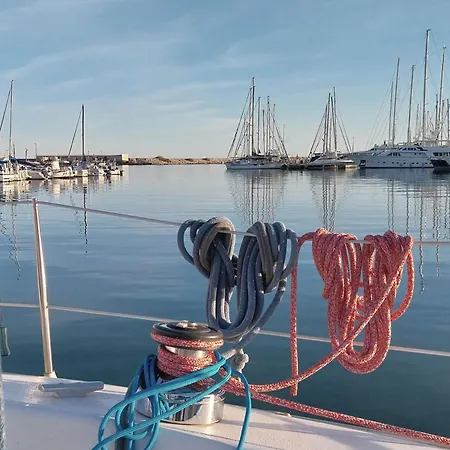 Magic Yacht Experience Elegance Inside And Out Πλωτό κατάλυμα