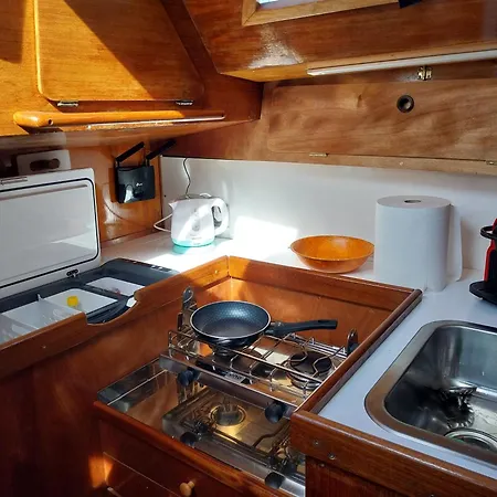 Magic Yacht Experience Elegance Inside And Out Vilanova i la Geltrú