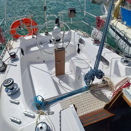 Botel Magic Yacht Experience Elegance Inside And Out Vilanova i la Geltru